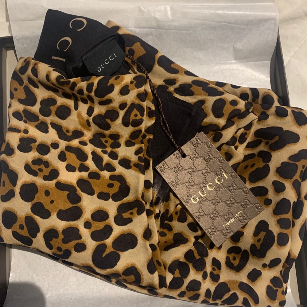Gucci scarf or shawl